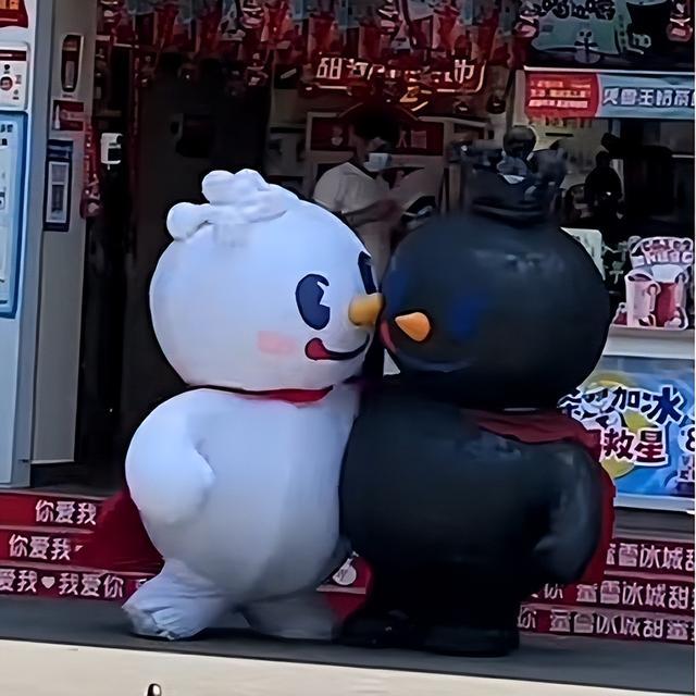 蜜雪冰城黑化了